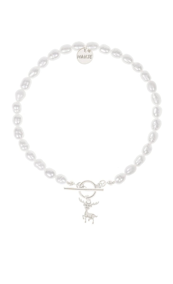 Bransoletka z pereł ze srebrnym grawerowanym reniferkiem 18 cm