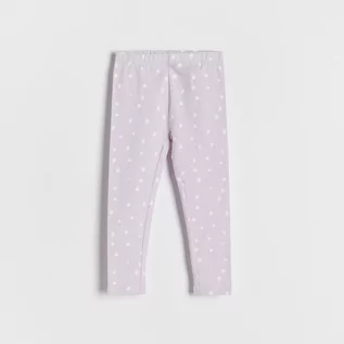 Spodnie i spodenki dla dziewczynek - Reserved Bawełniane legginsy w kropki - Fioletowy - grafika 1