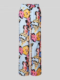Spodnie damskie - Spodnie materiałowe z wiskozy z kwiatowym wzorem model ‘SINNA’ - grafika 1