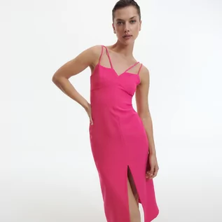 Sukienki - Reserved Sukienka midi - Różowy - grafika 1