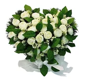 Sztuczne kwiaty - STROIK DUŻE SERCE KOMPOZYCJA BIAŁY JASKIER NA GRÓB - miniaturka - grafika 1