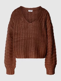 Swetry damskie - Sweter z dzianiny z obniżonymi ramionami, model ‘Steve’ - grafika 1
