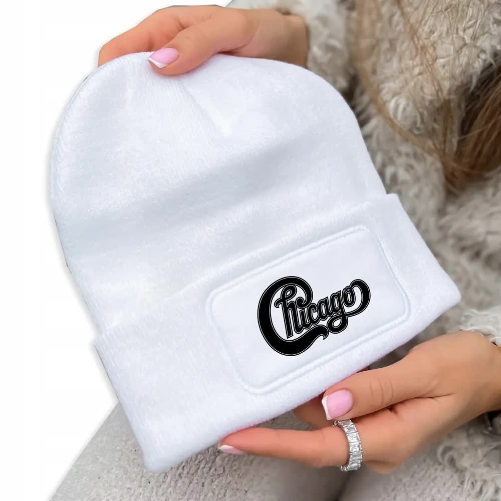 CZAPKA ZIMOWA CLASSIC BIAŁA Chicago Ameryka Wzory