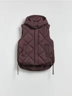 Kamizelki damskie - Reserved - Pikowana kamizelka z kapturem - mahoniowy - miniaturka - grafika 1
