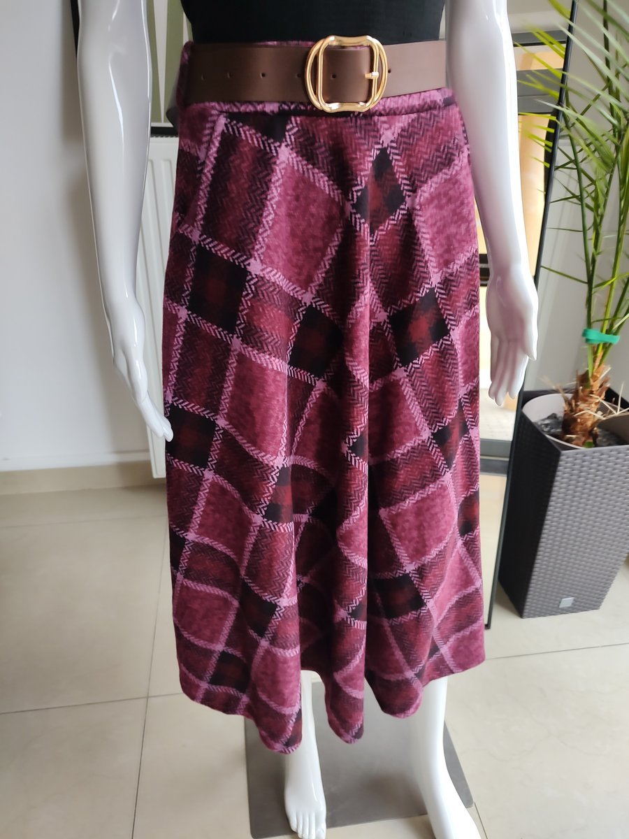 Wiskozowa spódnica w kratę z eco paskiem - wisnia One size