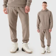 Dresy męskie - Spodnie Męskie 4F Joggery Sportowe Dresy Jasny Brąz 4FRAW24TTROM1348 L Brązowy - miniaturka - grafika 1