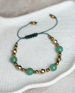 Bansoletka z zielonymi jadeitami na sznureczku - Bransoletki - miniaturka - grafika 1