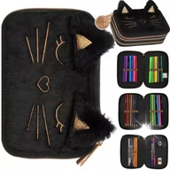 Piórniki - PIÓRNIK TRZYKOMOROWY Z WYPOSAŻENIEM DLA DZIEWCZYNKI CZARNY PLUSZOWY KOT - miniaturka - grafika 1