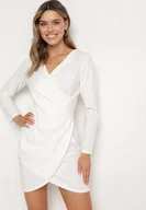 Sukienki - Biała Sukienka Kopertowa z Ozdobnym Marszczeniem Ohildria - miniaturka - grafika 1