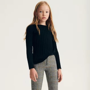 Bluzy dla dziewczynek - Reserved - Dzianinowy sweter w prążki - Czarny - grafika 1