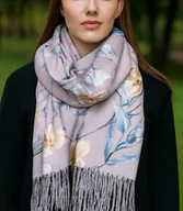 Apaszki i szaliki damskie - Szal damski z motywem drobnych kwiatów frędzle - miniaturka - grafika 1