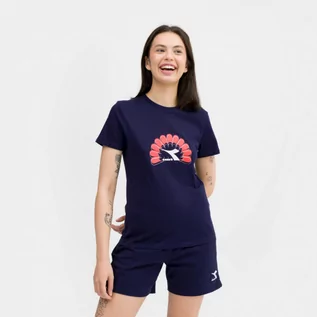 Koszulki sportowe damskie - Damski t-shirt z nadrukiem Diadora T-shirt SS Graphic - granatowy - DIADORA - grafika 1