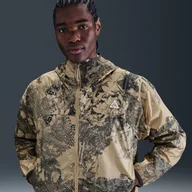 Kurtki i kamizelki sportowe męskie - Męska kurtka przeciwwiatrowa Nike ACG Cinder Cone - Brązowy - miniaturka - grafika 1