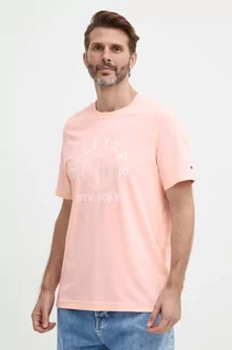 Koszulki męskie - Tommy Hilfiger t-shirt bawełniany męski kolor różowy z nadrukiem MW0MW34437 - grafika 1