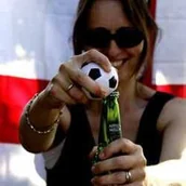 Korkociągi i otwieracze - Gift World Piłka nożna, Dźwiękowy otwieracz - miniaturka - grafika 1