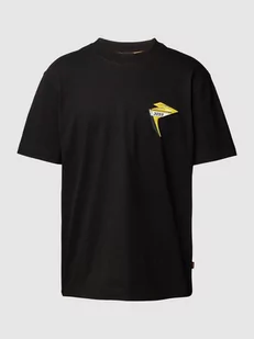 T-shirt z detalem z motywem - Koszulki męskie - miniaturka - grafika 1