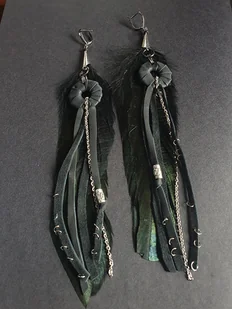 Długie kolczyki, skóra, pióra i nierdzewka - Kolczyki - miniaturka - grafika 1