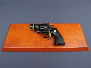 Denix model Replika rwolwer python na tablo 1062+TM+35 - Repliki - broń - miniaturka - grafika 1