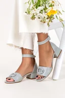 Sandały damskie - Szare sandały skórzane na klocku z zakrytą piętą pasek wokół kostki ozdoba PRODUKT POLSKI Casu 2589-201 - miniaturka - grafika 1