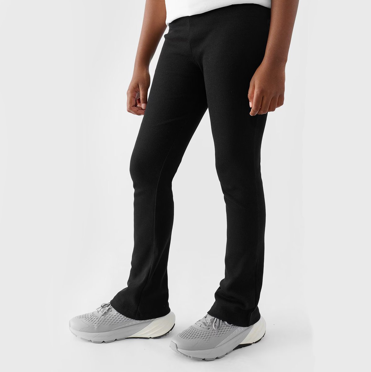 Legginsy Dziewczęce Spodnie 4F Dzianinowe Czarne 4FJWAW24TTIGF171 Czarny 146