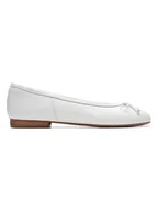 Baleriny - Clarks Skórzane baleriny "Fawna" w kolorze białym - miniaturka - grafika 1