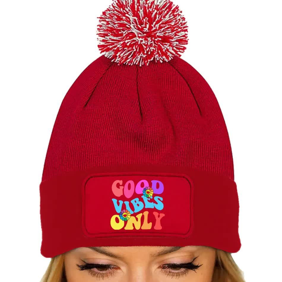 CZAPKA POMPON Bawełniana ZIMOWA Czerwona Motywacyjne GOOD VIBES ONLY Wzory