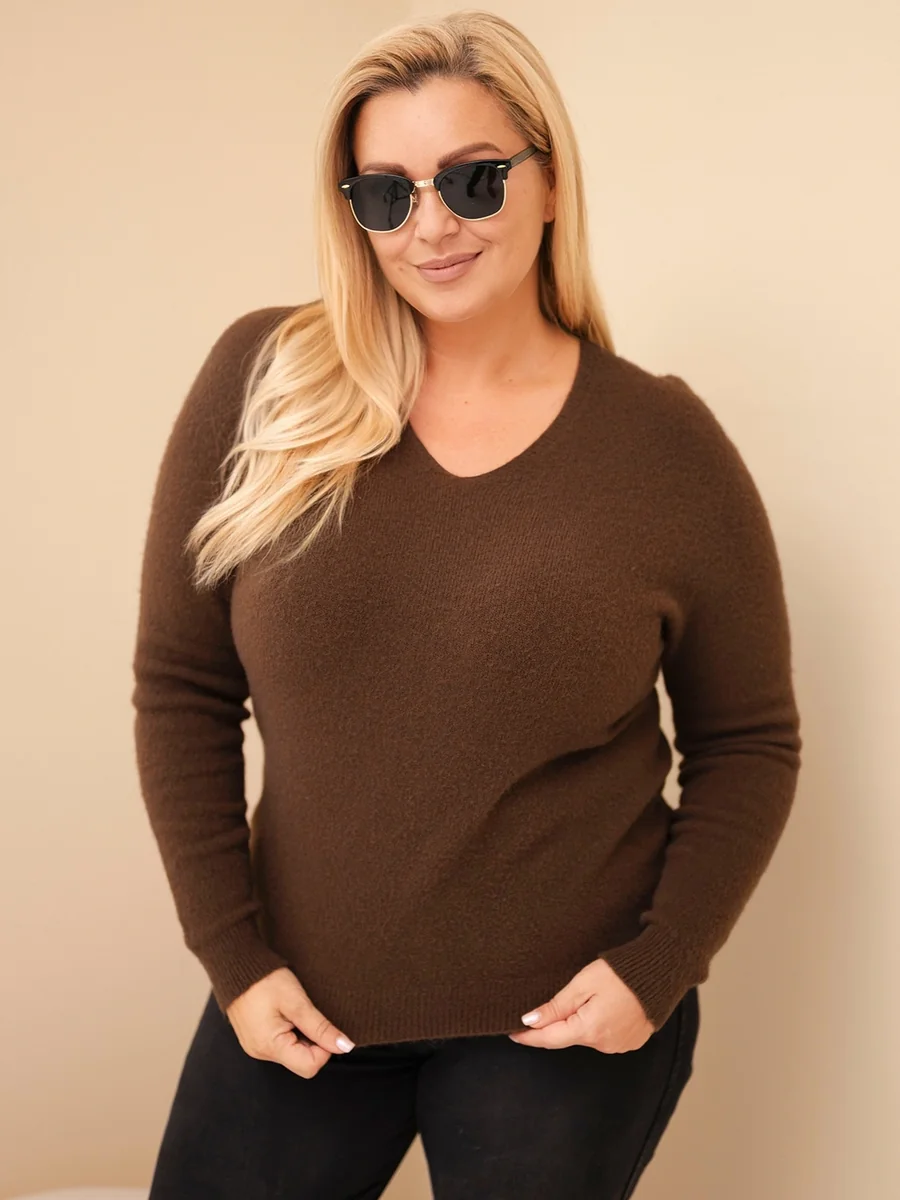 Sweter damski Plus Size z baby alpaki z długim rękawem brązowy