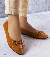 Mokasyny damskie - Brązowe balerinki z lakierowanym noskiem Simard-39 - miniaturka - grafika 1