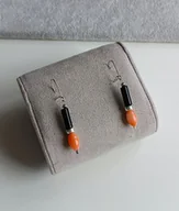 Kolczyki - KOLCZYKI WISZĄCE POMARAŃCZOWY KORAL ONYKS SREBRO 925 BEAGLE ZAMKNIĘTE - miniaturka - grafika 1