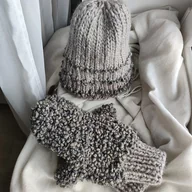 Rękawiczki - Komplet czapka i rękawiczki z jednym palcem z wełny boucle SHEEPY - miniaturka - grafika 1