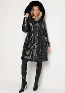 Kurtki damskie - Czarna Zimowa Kurtka Pikowana o Długim Kroju z Kapturem z Odpinanym Futrem Lilareen - miniaturka - grafika 1