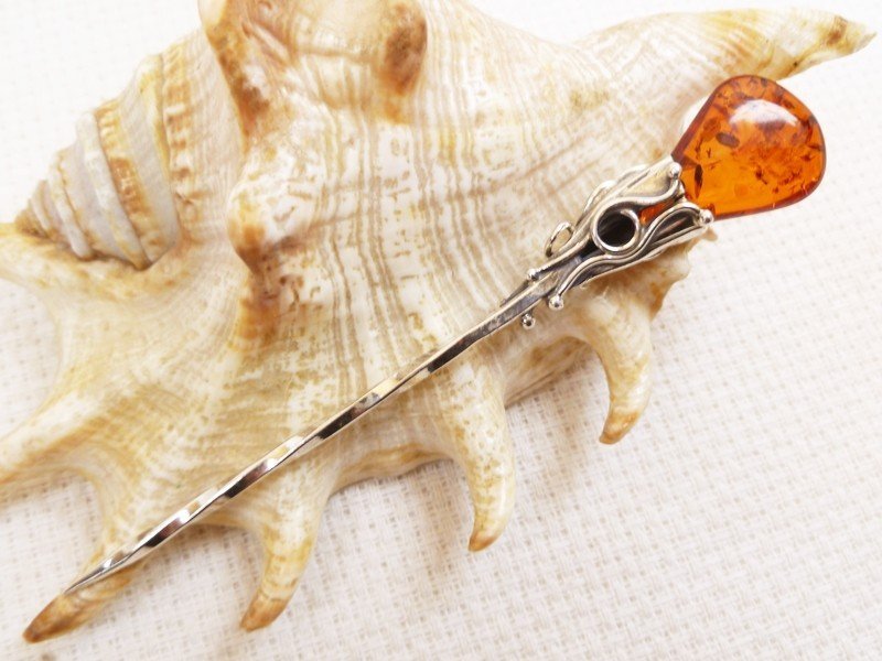 Szpilka srebrna z bursztynem, handmade 8080-78