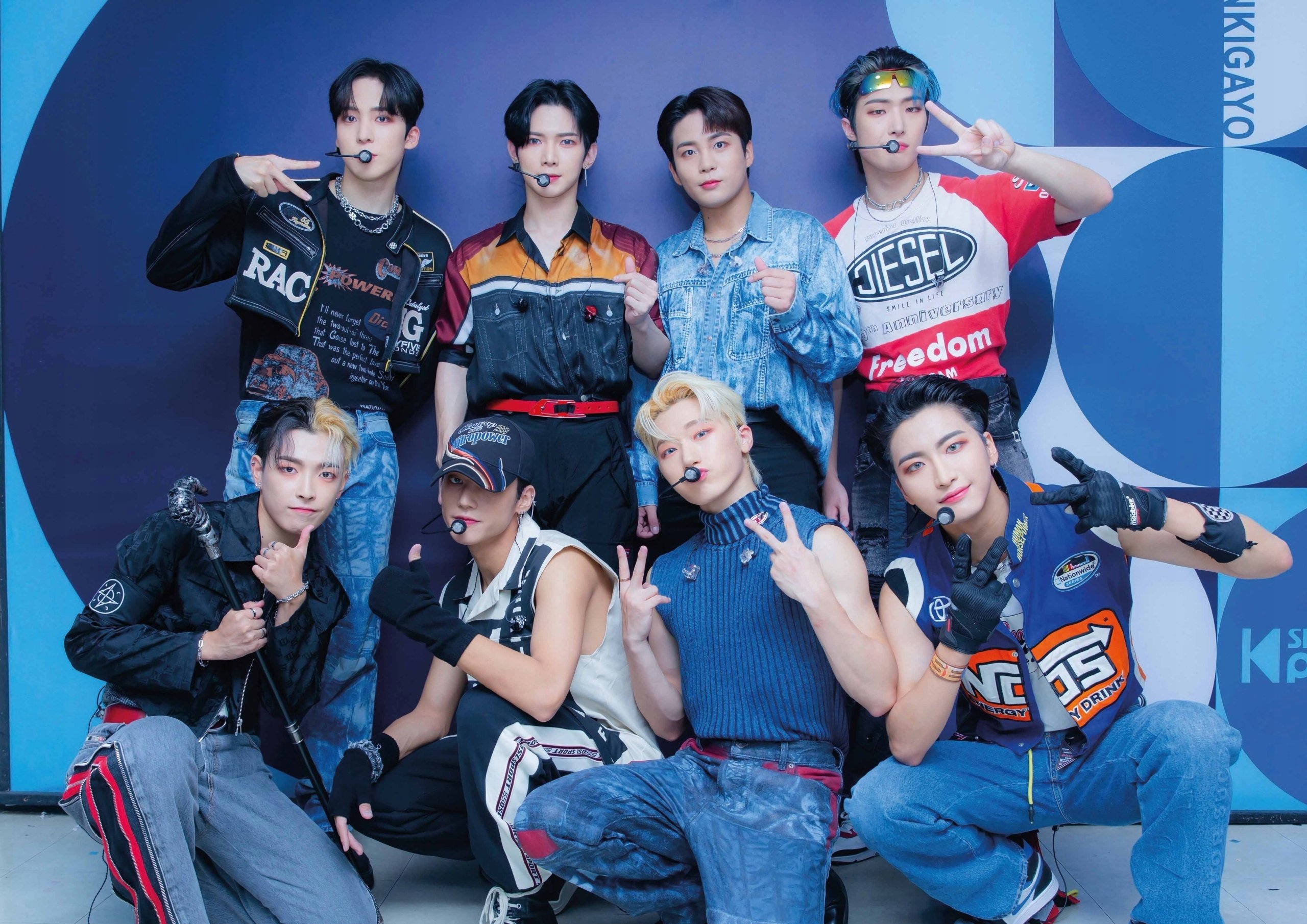 Plakat A2 kpop k-pop muzyka Ateez Korea