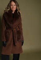Płaszcze damskie - Brązowy Płaszcz Wiązany w Talii z Futrzanym Kołnierzem i Kieszeniami Perrie - miniaturka - grafika 1