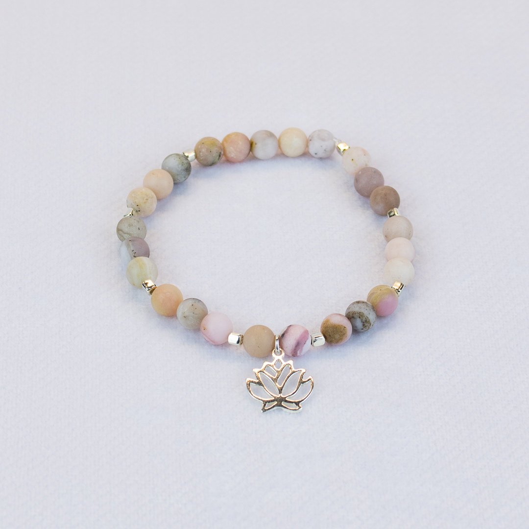 Bransoletka z opalu różowego z kwiatem lotosu