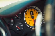 Czasopisma - Jazda Ferrari F430 ulicami miasta - miniaturka - grafika 1