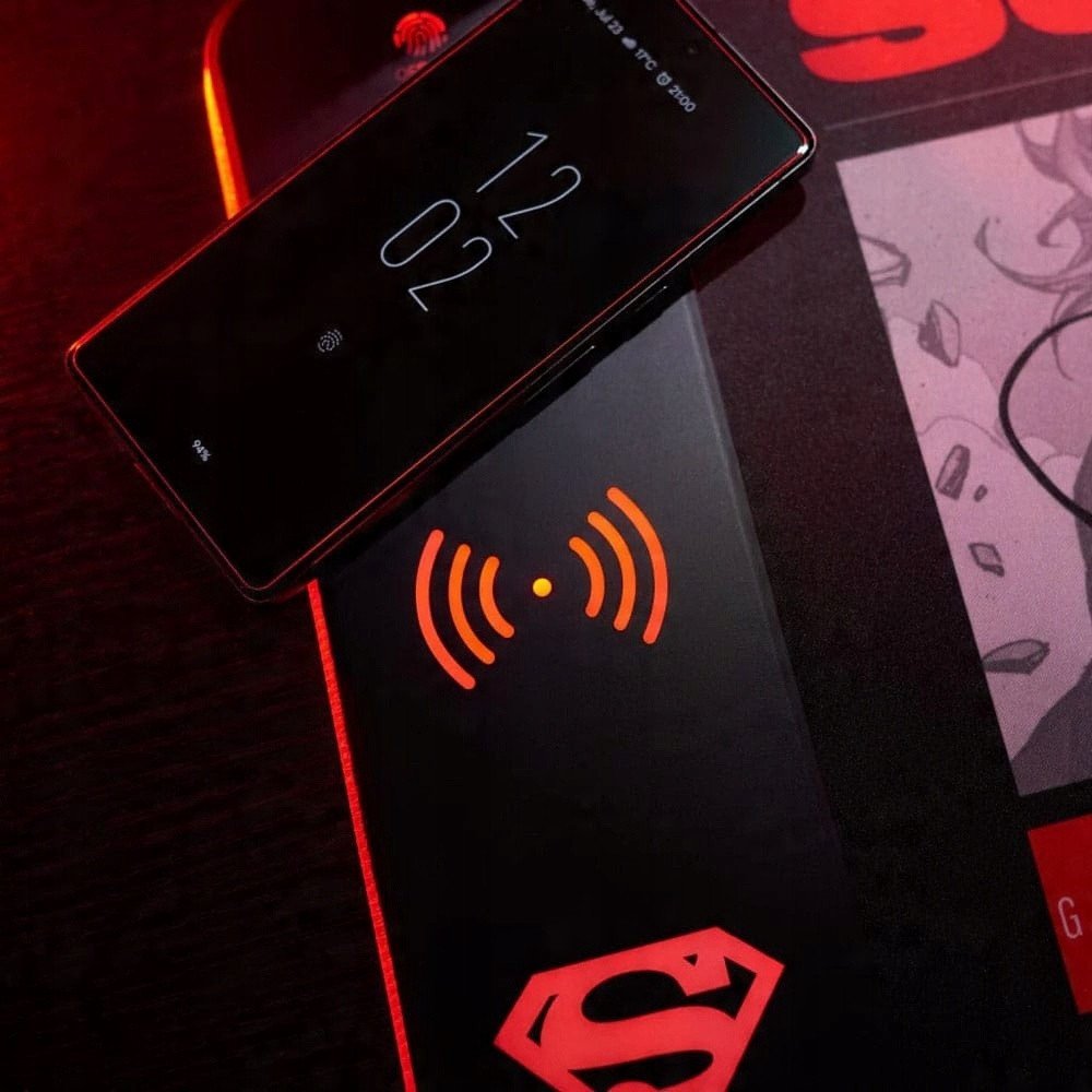 Numskull Mauspad DC Comics Superman wireless Charge 30x80cm