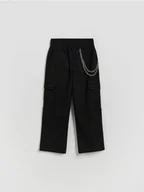 Spodnie i spodenki dla dziewczynek - Reserved - Spodnie bojówki z łańcuszkiem - czarny - miniaturka - grafika 1