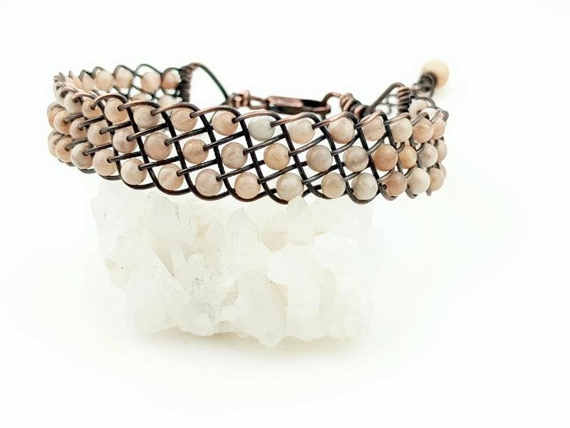 Bransoletka miedziana z kamieniem księżycowym, splot Kumihimo, obwód 18.5 cm plus 2.5 cm, waga 15 gram, rękodzieło