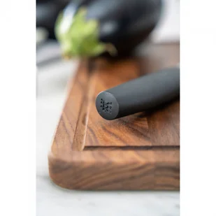 Nóż Santoku 18 Cm Czarny Now S Zwilling - Noże kuchenne - miniaturka - grafika 2