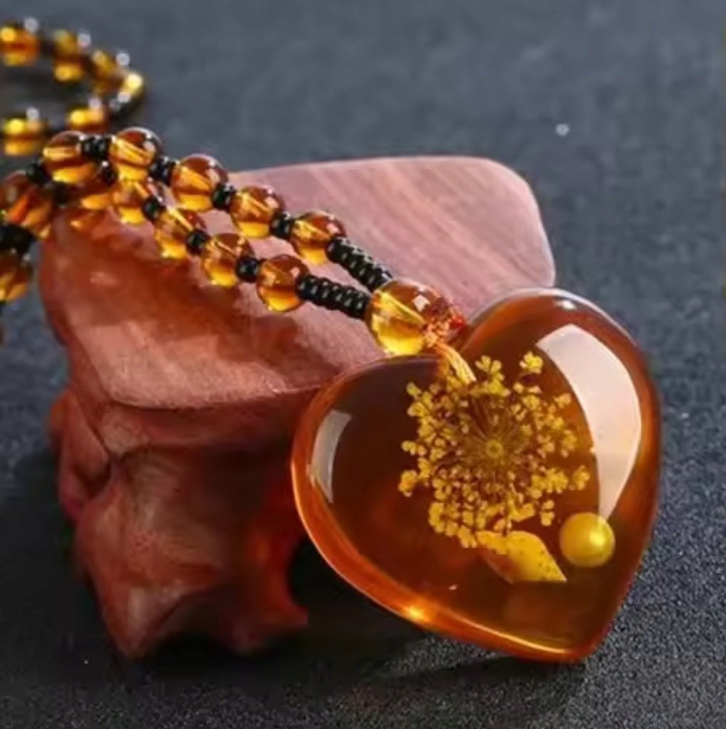 Naszyjnik wisiorek Z Bursztynowym Sercem Serce Bursztyn prezent