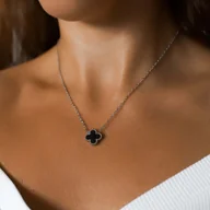 Naszyjniki - Naszyjnik srebrny czterolistna czarna koniczyna ze stali szlachetnej - miniaturka - grafika 1