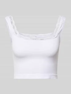 Top krótki o kroju slim fit z obszyciem koronką model ‘VICKY’ - Koszulki i topy damskie - miniaturka - grafika 1