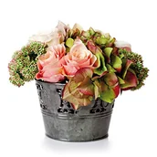 Sztuczne kwiaty - EUROCINSA Ref.65001C21 róże i hortensje różowe z zielonymi, pudełko z 2 sztukami, tworzywo sztuczne, metal, 21 x 17 cm - miniaturka - grafika 1