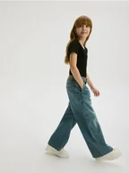 Spodnie i spodenki dla dziewczynek - Reserved - Jeansy wide leg ze spraniem - niebieski - miniaturka - grafika 1