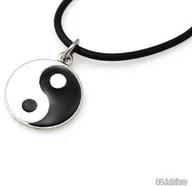 Wisiorki - WISIOREK SYMBOL YING YANG koła kolor czarny kolor biały symbole chińskie kauczuk masa jubilerska (ak55) - miniaturka - grafika 1