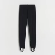 Spodnie i spodenki dla dziewczynek - Reserved - Ocieplane legginsy z zapiętkiem - Czarny - miniaturka - grafika 1