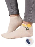 Skarpetki damskie - Skarpety dziewczęce bawełniane z elementem 3D kwiatki 3PAK 23-26 YOCLUB - miniaturka - grafika 1