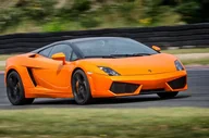 Czasopisma - Lamborghini Gallardo vs Nissan GTR - miniaturka - grafika 1