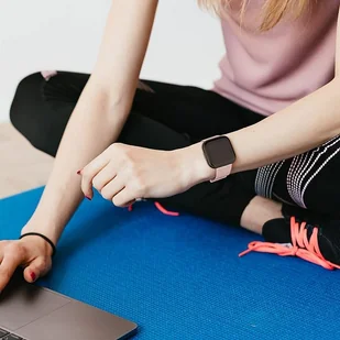 Opaska / Pasek Braders do Fitbit Versa / Versa 2 / Versa Lite pudrowy róż - Akcesoria do smartwatchy - miniaturka - grafika 7